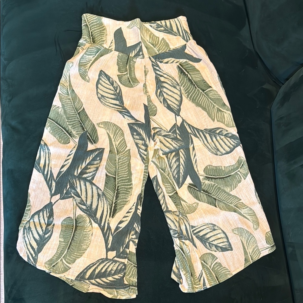 Rip Curl Green Leaf Print Capris